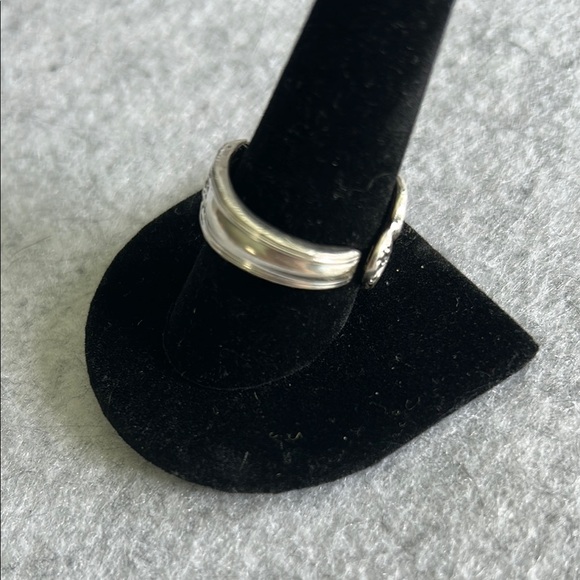 Oneida Stainless Steel Vintage-Inspired Thumb Ring - Picture 7 of 16